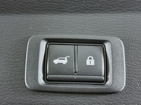 Used 2024 Mitsubishi Outlander SE image 31