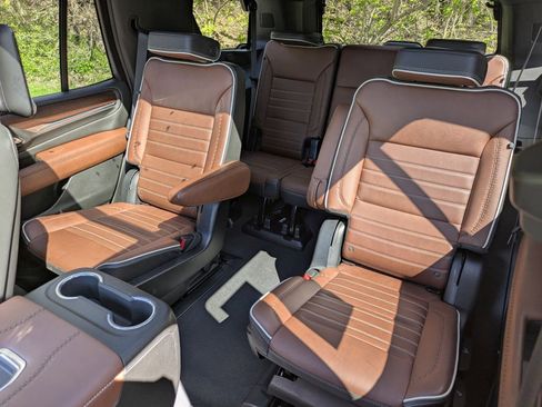 Certified 2023 GMC Yukon Denali Ultimate AWD/4WD image 28