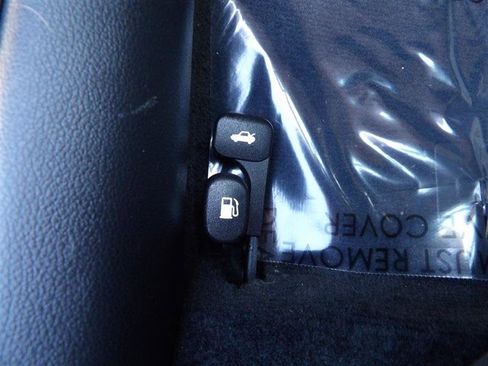 Used 2017 Hyundai Elantra SE image 24