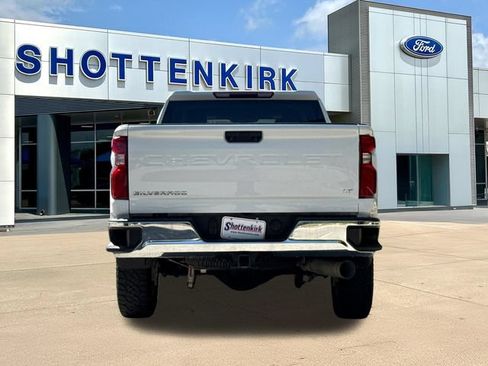 Used 2023 Chevrolet Silverado 2500 LT w/ Convenience Package AWD/4WD image 8
