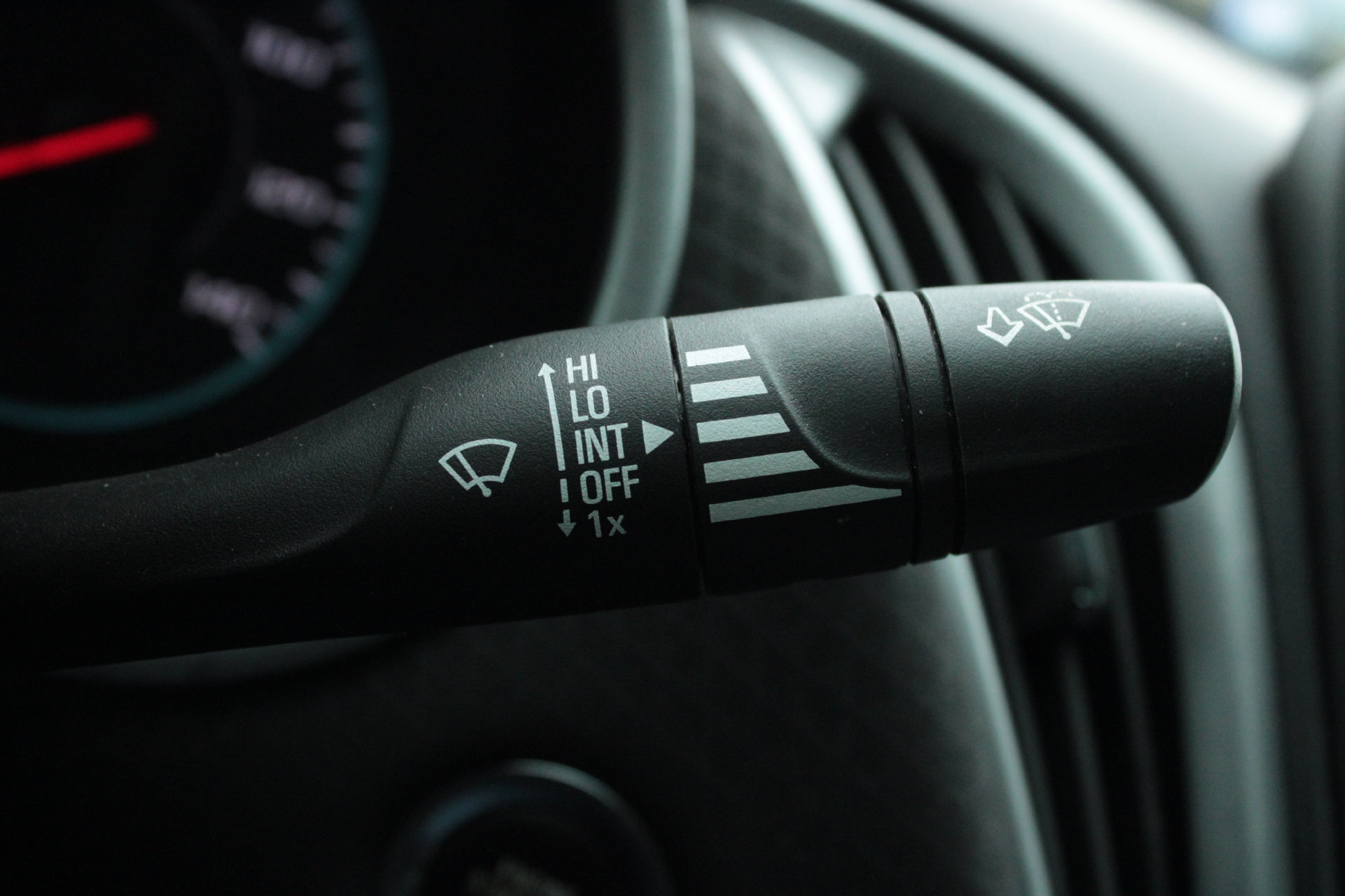 Used 2021 Chevrolet Malibu LS FWD image 31