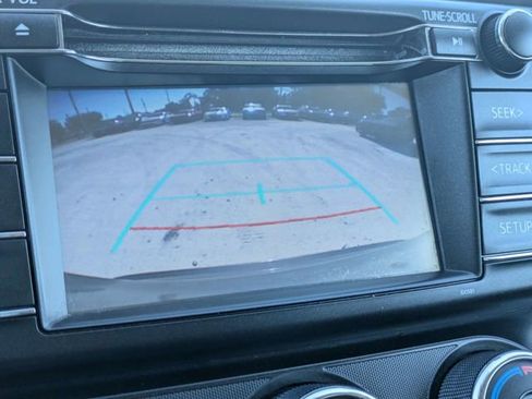 Used 2016 Toyota RAV4 LE FWD image 18