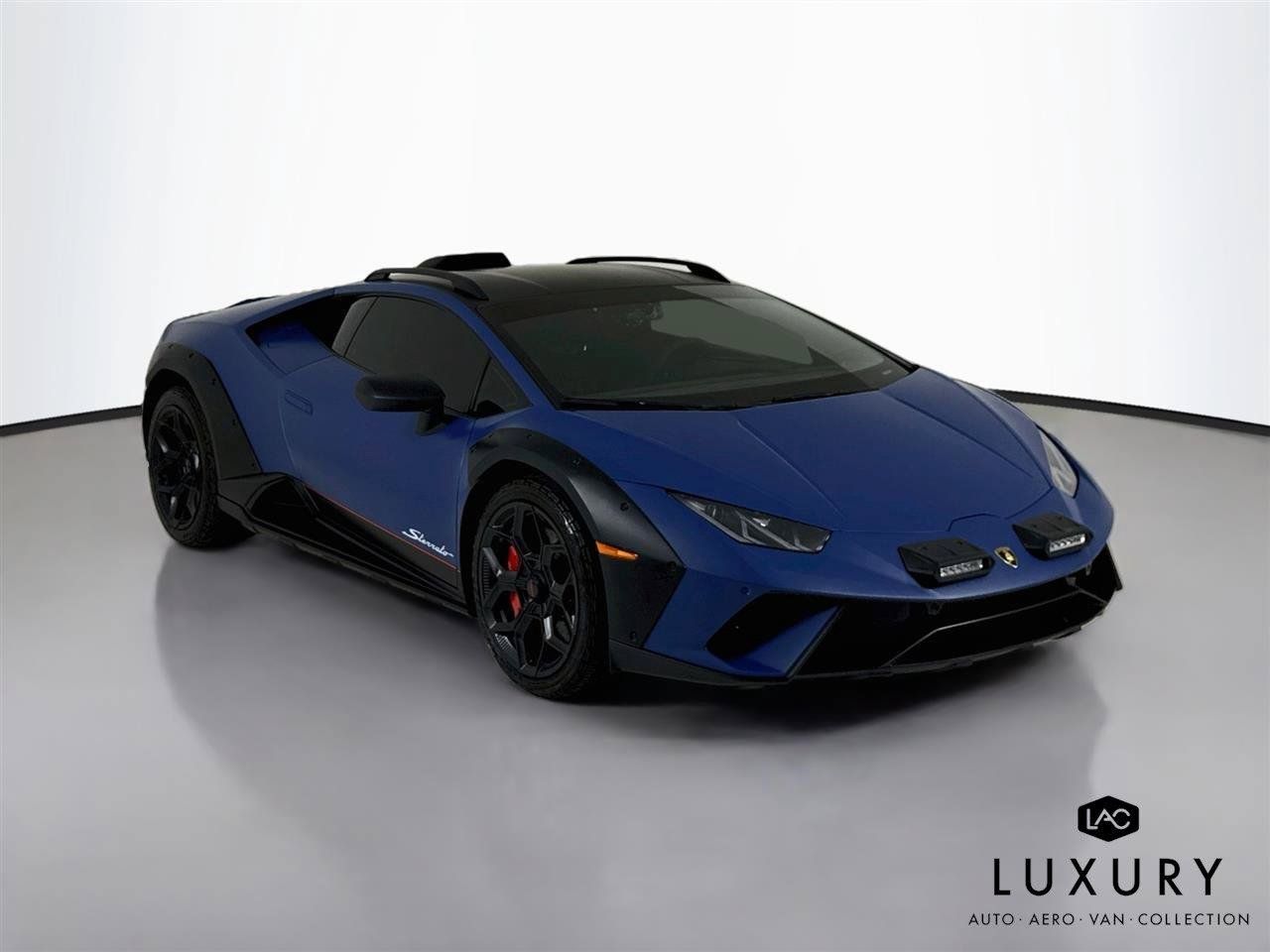 Used 2023 Lamborghini Huracan Sterrato AWD/4WD image 3