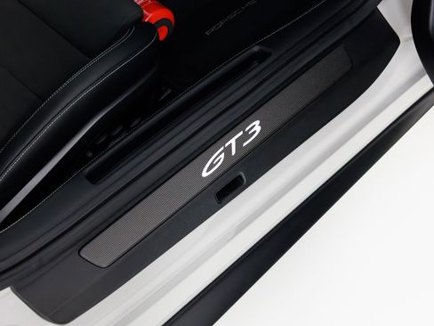 Used 2022 Porsche 911 GT3 image 40