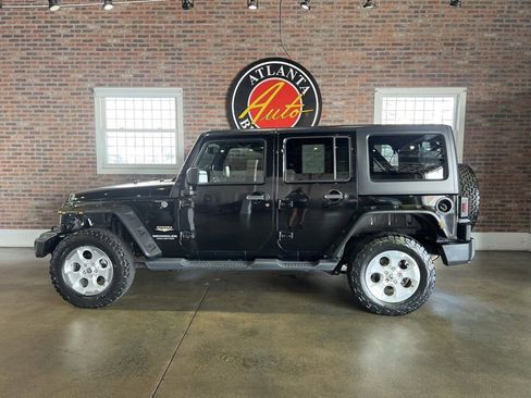 Used 2014 Jeep Wrangler Unlimited Sahara w/ Max Tow Package image 15