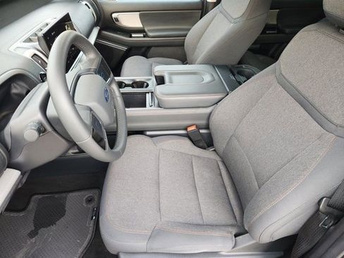 Used 2025 Ford Expedition Max Active image 4