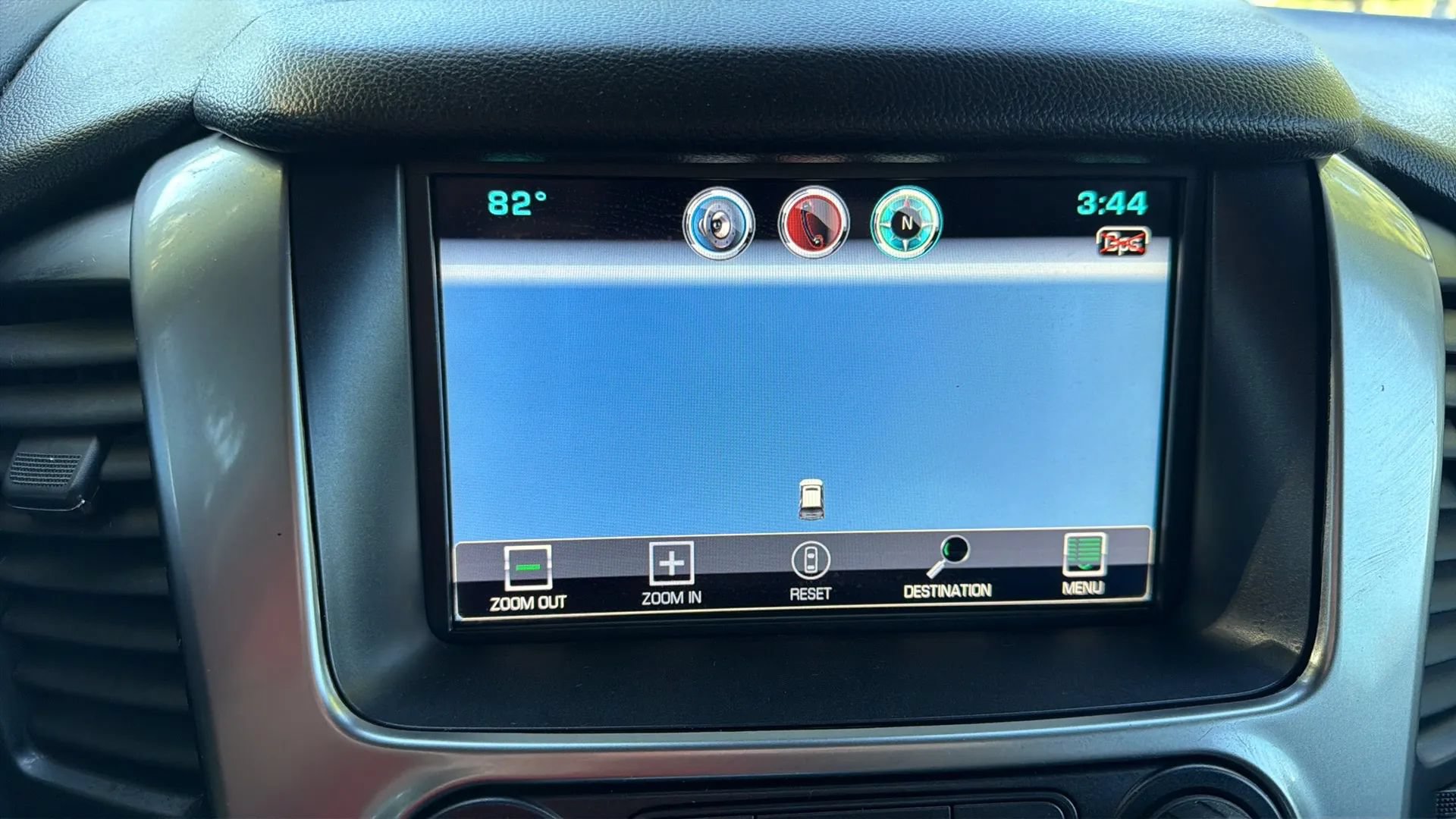 Used 2015 Chevrolet Suburban LT RWD image 12