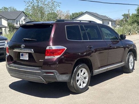 Used 2013 Toyota Highlander Plus AWD/4WD image 4
