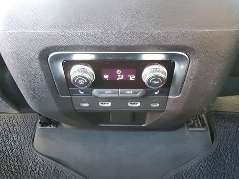 Used 2021 GMC Yukon Denali w/ Denali Premium Package image 22