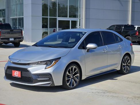 Used 2022 Toyota Corolla SE FWD image 3