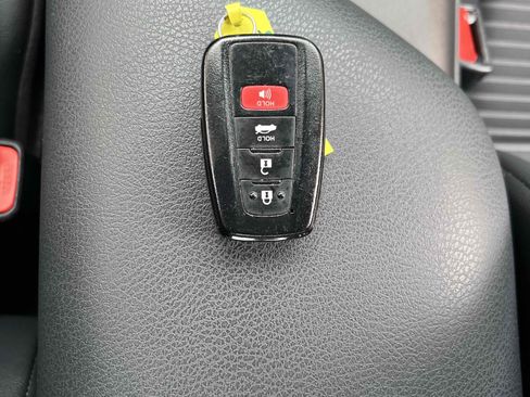 Used 2021 Toyota Camry SE w/ Convenience Package image 42