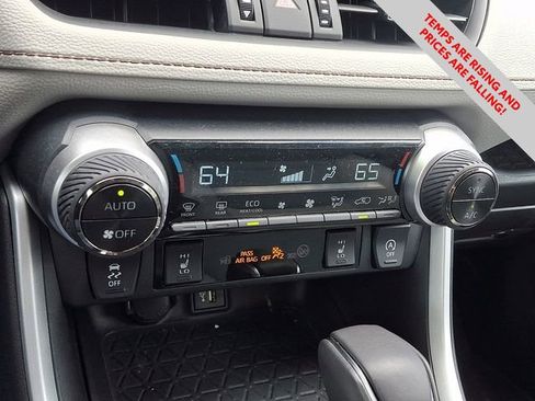 Used 2023 Toyota RAV4 XLE Premium image 17