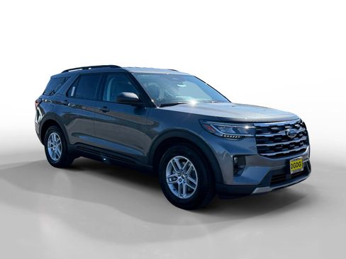 New 2026 Ford Explorer Active w/ Active Comfort Package RWD image 7