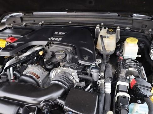 Used 2021 Jeep Gladiator Sport image 37