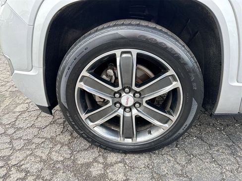 Used 2019 GMC Acadia Denali w/ Technology Package image 10