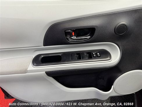 Used 2014 Toyota Prius C Three image 21