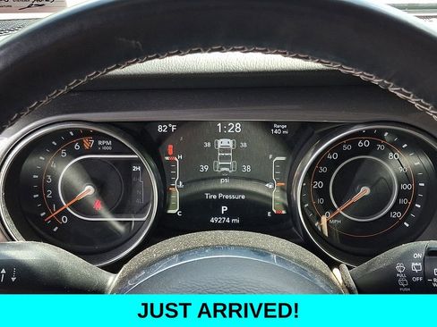 Used 2022 Jeep Wrangler Unlimited Sahara AWD/4WD image 20