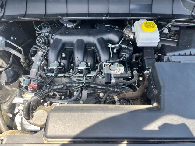 Used 2025 Nissan Pathfinder SV FWD image 29