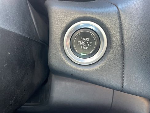 Used 2021 Chevrolet Tahoe Z71 w/ Z71 Off-Road Package image 31