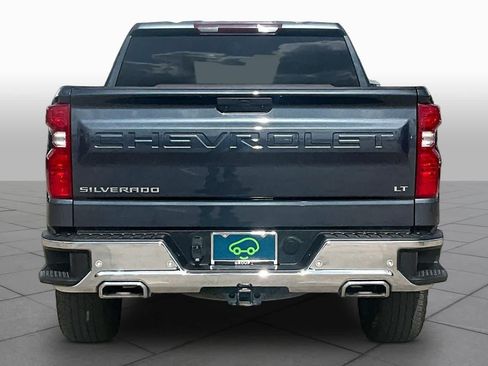 Used 2022 Chevrolet Silverado 1500 LT w/ Z71 Off-Road Package AWD/4WD image 5