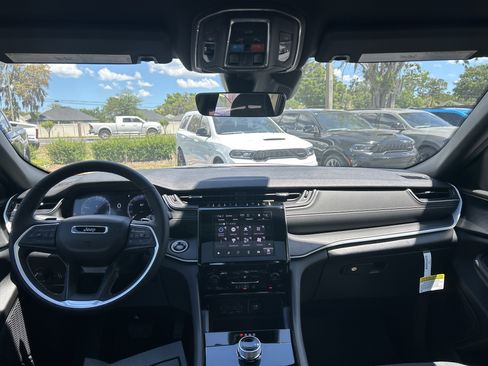 New 2026 Jeep Grand Cherokee L Laredo RWD image 34