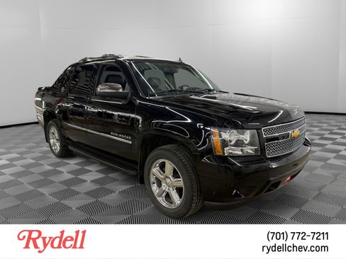 Used 2013 Chevrolet Avalanche LTZ AWD/4WD image 7