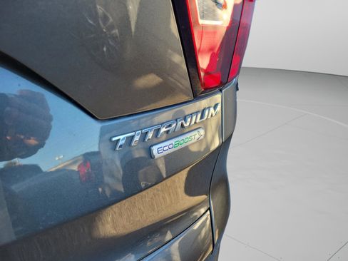 Used 2019 Ford Escape Titanium image 16