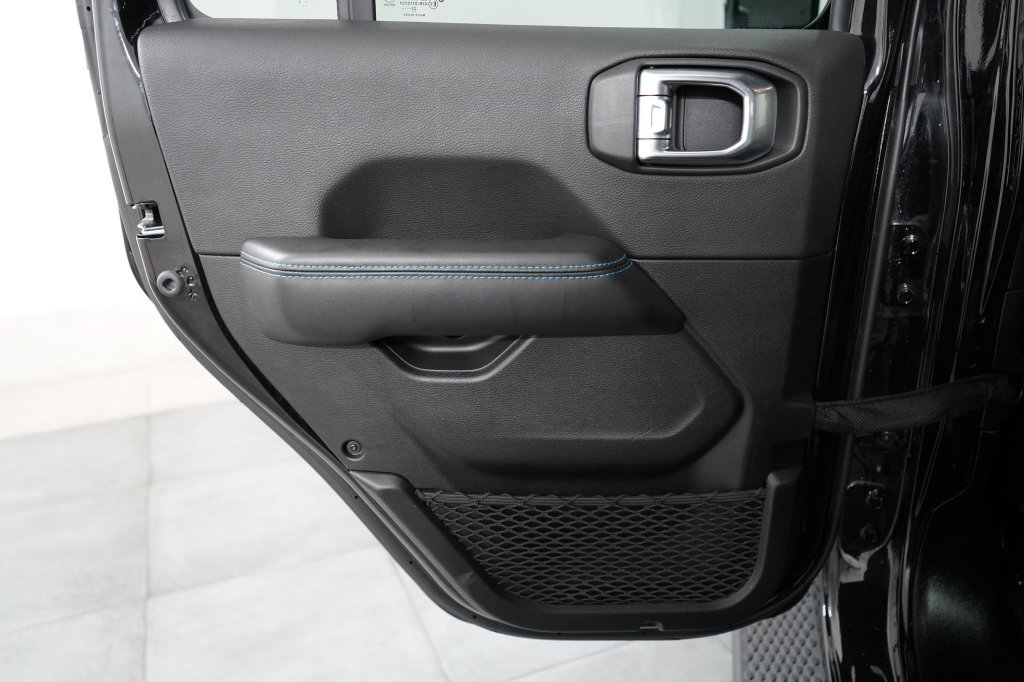 Used 2024 Jeep Wrangler High Altitude AWD/4WD image 28