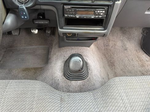 Used 1994 Toyota Pickup 2WD Regular Cab image 19
