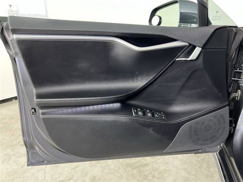 Used 2018 Tesla Model S 100D image 22
