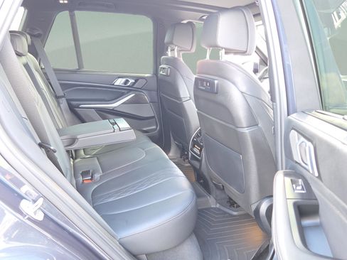 Used 2022 BMW X5 M50i image 20