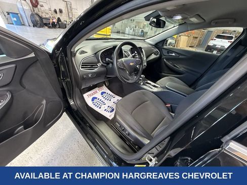 Used 2017 Chevrolet Malibu LT FWD image 13