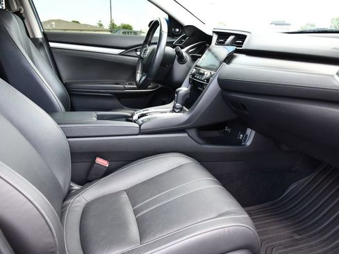 Used 2018 Honda Civic Touring image 36