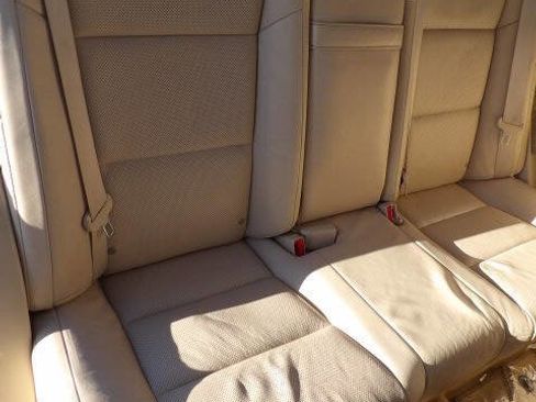 Used 2013 Lexus ES 300h w/ Luxury Pkg FWD image 21