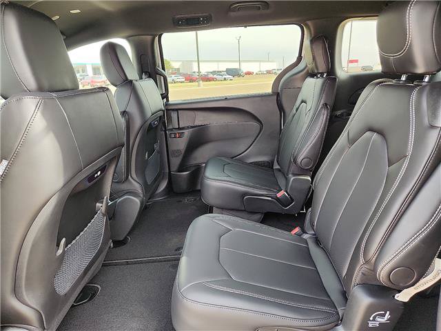 New 2026 Chrysler Pacifica Select FWD image 10