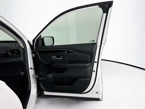 Used 2025 Honda Pilot EX-L image 33
