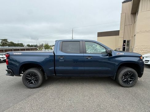 Used 2019 Chevrolet Silverado 1500 Custom Trail Boss w/ Custom Convenience Package AWD/4WD image 3
