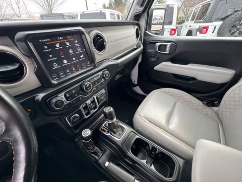 Used 2021 Jeep Wrangler Unlimited Sahara image 21