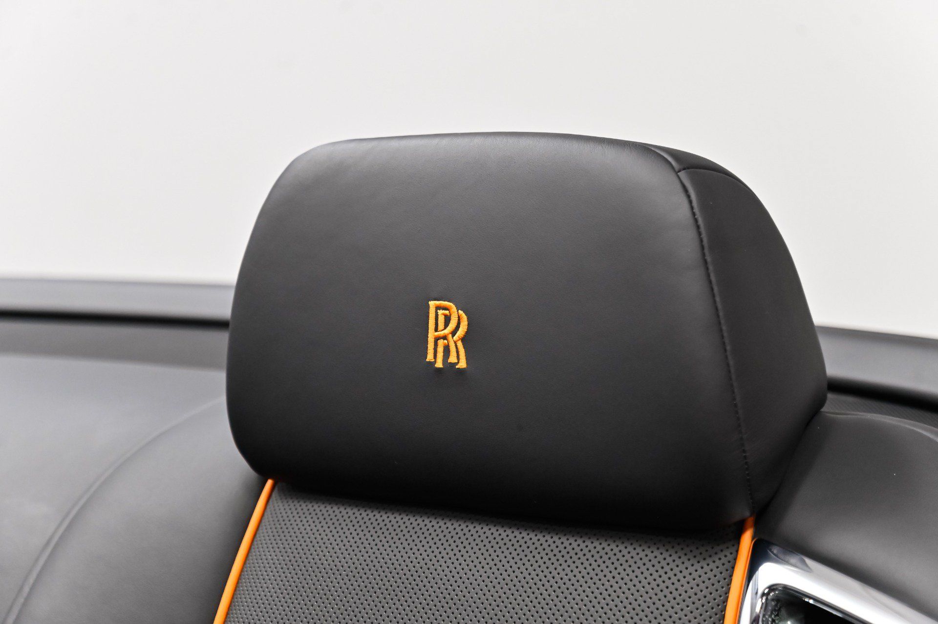 Used 2017 Rolls-Royce Dawn RWD image 37