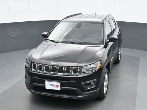 Used 2018 Jeep Compass Latitude w/ Popular Equipment Group image 16