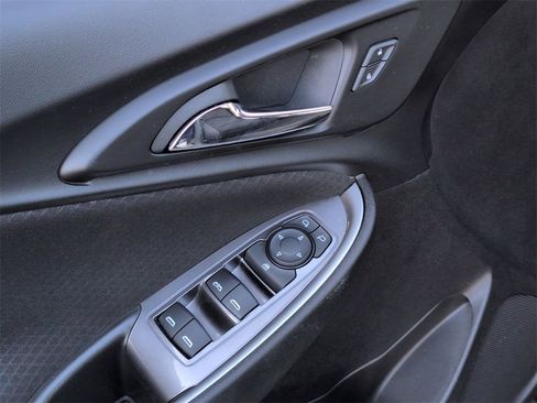 Used 2023 Chevrolet Malibu LT image 17