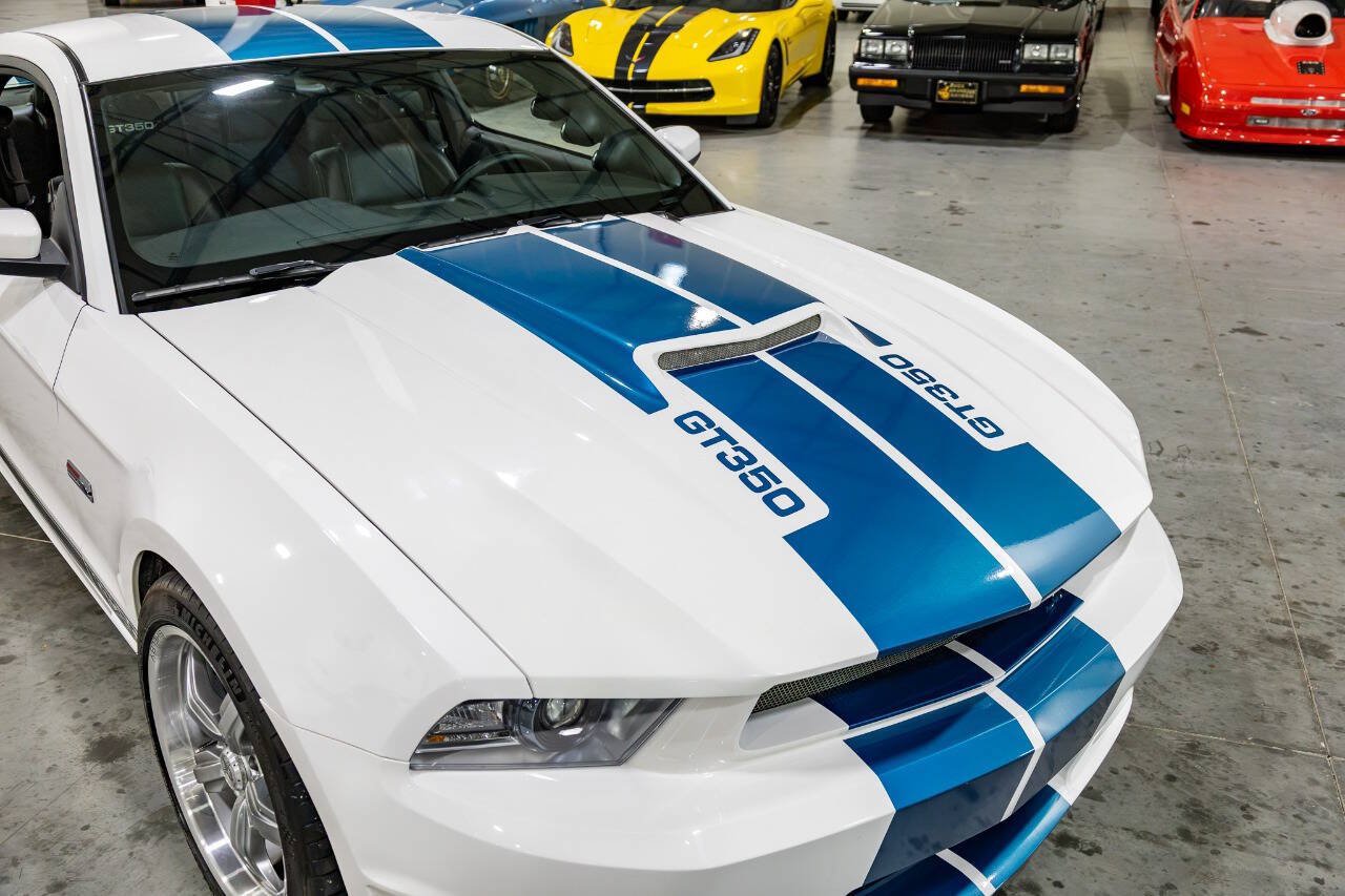 Used 2012 Ford Mustang GT Premium w/ HID Headlamps & Security Pkg RWD image 19
