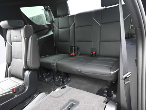 Used 2025 Cadillac Escalade Sport w/ Touring Package image 15