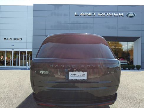 Certified 2025 Land Rover Range Rover SE image 7
