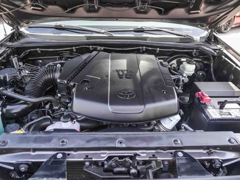 Used 2015 Toyota Tacoma PreRunner w/ SR5 Package RWD image 27