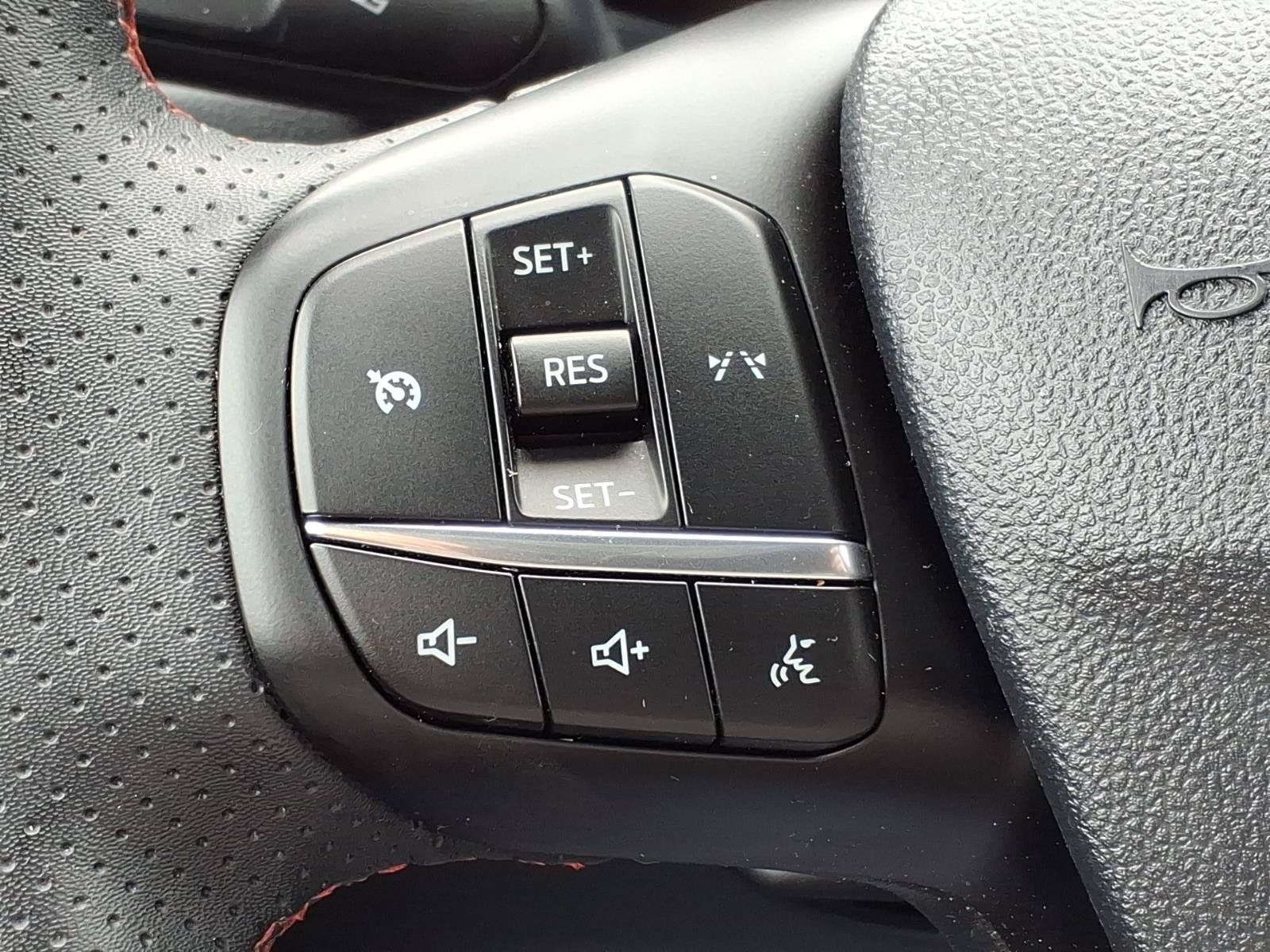Used 2025 Ford Escape ST-Line FWD image 26