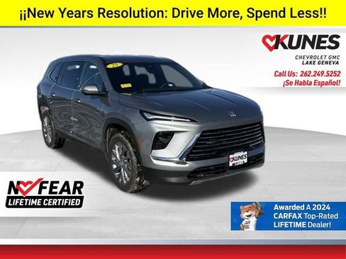 Used 2025 Buick Enclave Preferred image 1