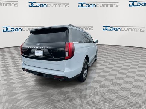 Used 2025 Ford Expedition Active AWD/4WD image 8