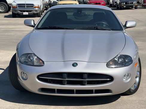 Used 2006 Jaguar XK8 Coupe image 12