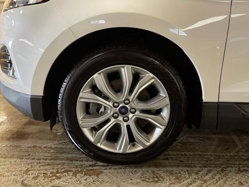 Used 2020 Ford Edge Titanium AWD/4WD image 11
